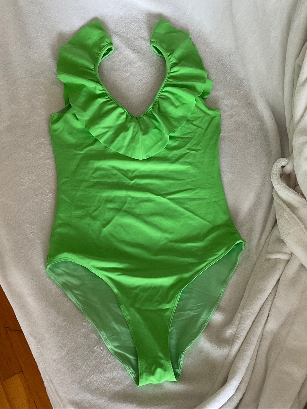 Wilfred NWOT Vibrant Green Ruffle One Piece Bodysuit